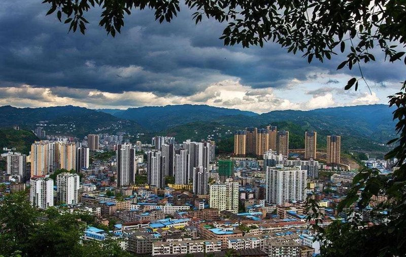土家族自治县房产市场动态
