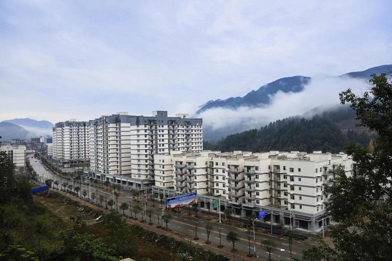 沿河楼盘：城市绿肺般的居住选择
